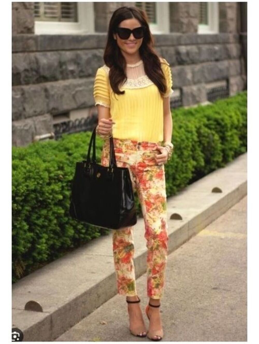 Cartonnier (Anthropologie)  Women's Cream Coral & Yellow Floral Crop Pants Sz 8